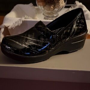 Easy Street Black Patterned Mules